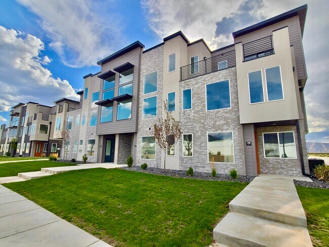 1866 N 460 W in Salem, UT - Building Photo - Building Photo