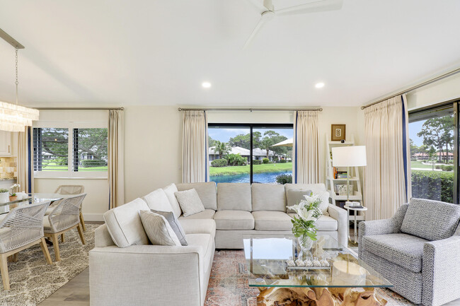815 Club Dr in Palm Beach Gardens, FL - Building Photo - Building Photo