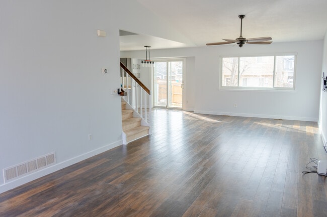 307 Benton St in Castle Rock, CO - Foto de edificio - Building Photo