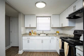 Uptown Apartments in Tampa, FL - Foto de edificio - Building Photo