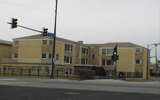 8100 W Addison St Apartments