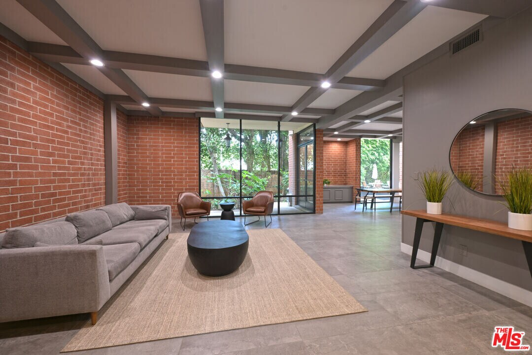 11750 Sunset Blvd in Los Angeles, CA - Building Photo