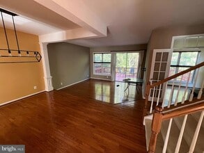 13044 Rose Petal Cir in Herndon, VA - Building Photo - Building Photo