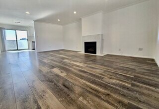 4247 Inglewood Blvd, Unit 4225-203 in Los Angeles, CA - Foto de edificio - Building Photo