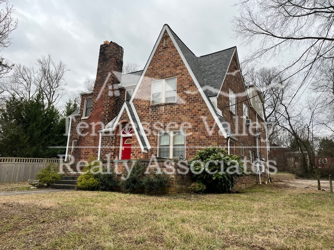 property at 419 Noelton Dr SW