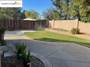 320 W Ruby St in Oakley, CA - Building Photo - Building Photo