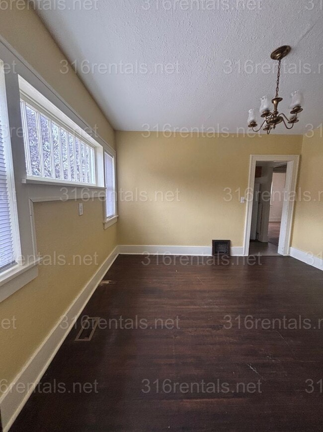 417 N Topeka St in El Dorado, KS - Building Photo - Building Photo