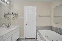 11899 Algonquin Dr photo'