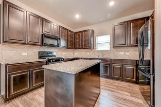 2234 Patriot Bnd in Missouri City, TX - Foto de edificio - Building Photo