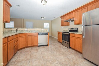 5550 Honey Creek Ct in Indianapolis, IN - Foto de edificio - Building Photo