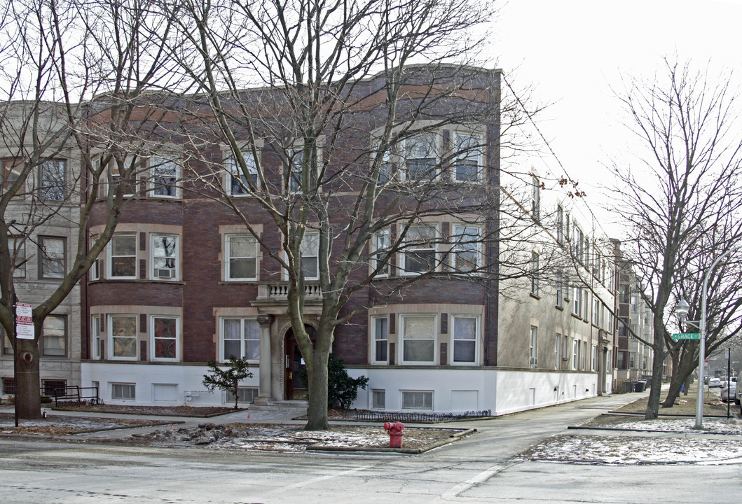 853 W Grace St in Chicago, IL - Foto de edificio