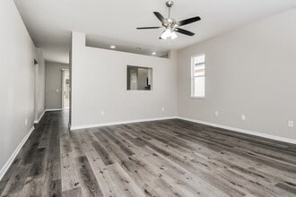 11117 Newbridge Dr in Riverview, FL - Building Photo - Building Photo