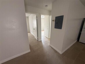 7517 Lakeshore Dr in Tampa, FL - Building Photo - Building Photo