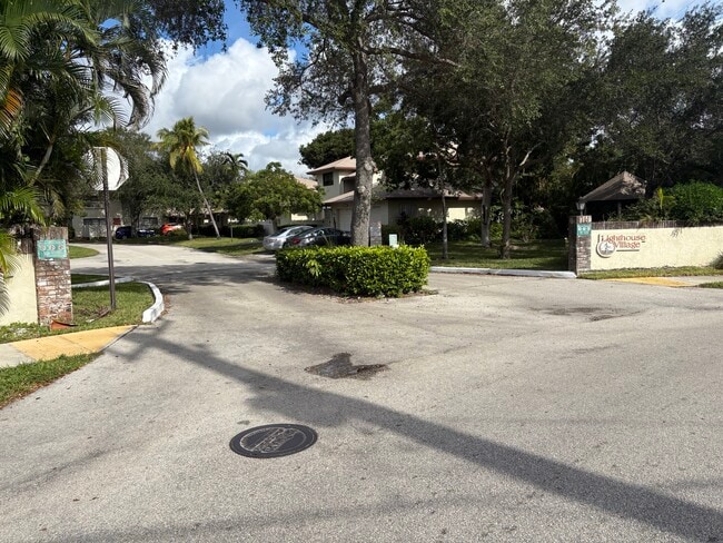 3951 NE 17th Ave, Unit 705 in Pompano Beach, FL - Building Photo - Building Photo