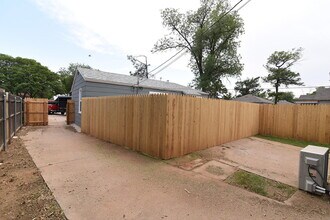 2006 29th St in Lubbock, TX - Building Photo - Building Photo