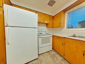 1561 NW Highland Dr in Corvallis, OR - Building Photo - Building Photo