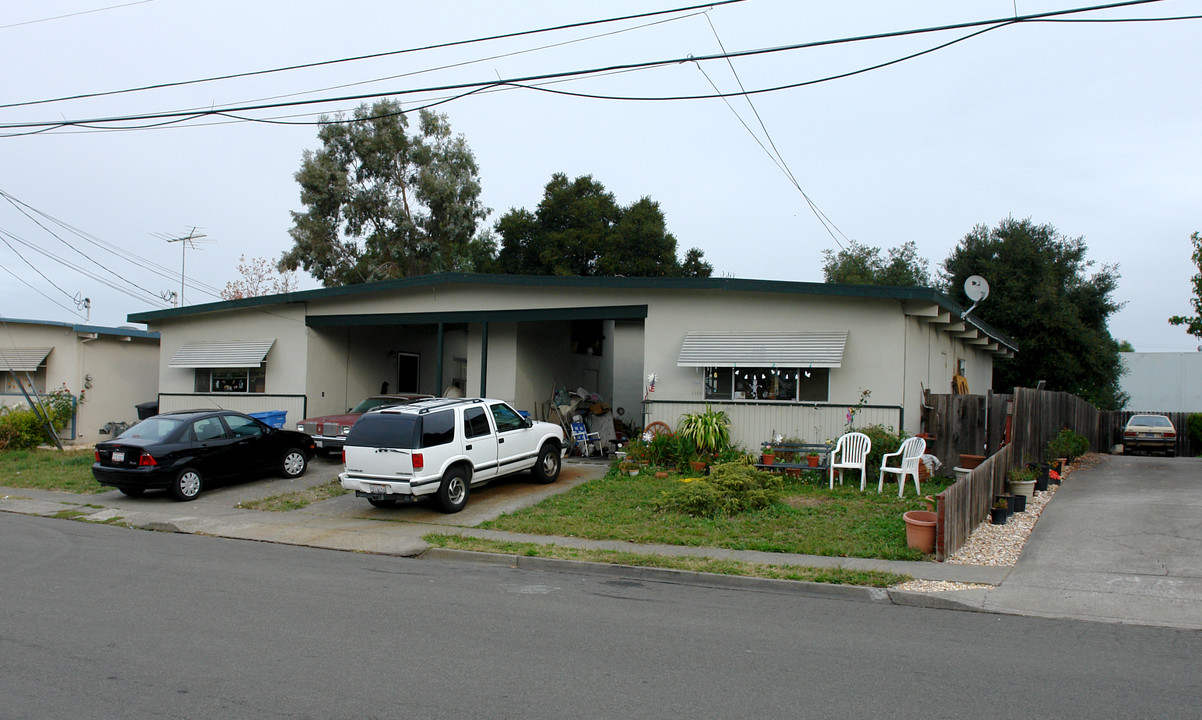 1023 Butte Ct in Santa Rosa, CA - Building Photo