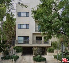 1585 Manning Ave in Los Angeles, CA - Building Photo