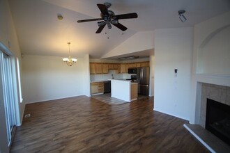 211 Whisper Knoll Cir in Anchorage, AK - Building Photo - Building Photo