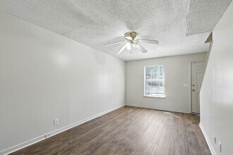 285 State Line Rd in Oak Grove, KY - Building Photo - Building Photo