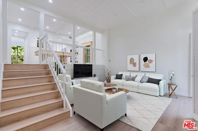 23471 Park Sorrento