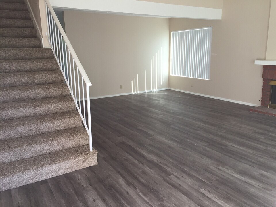 901 Brandywine Ln in Corona, CA - Building Photo