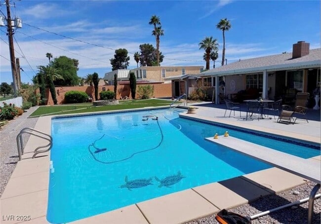 property at 1914 Ottawa Dr