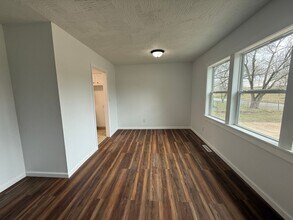 511 W Erie St in Springfield, MO - Building Photo - Building Photo