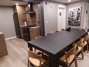 2771 Montrose Av in Abbotsford, BC - Building Photo - Building Photo