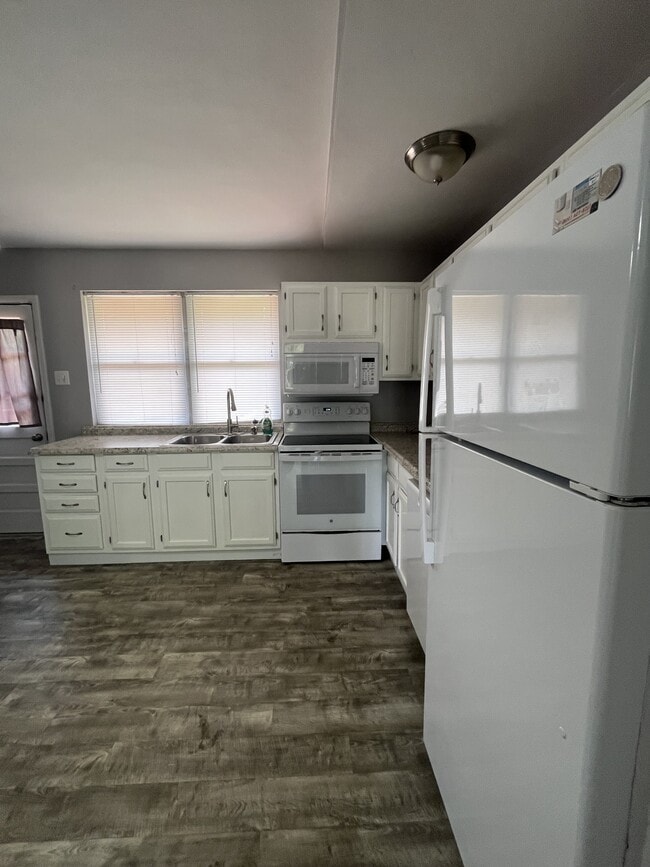 4200 Shirley Dr in Belleville, IL - Building Photo - Building Photo