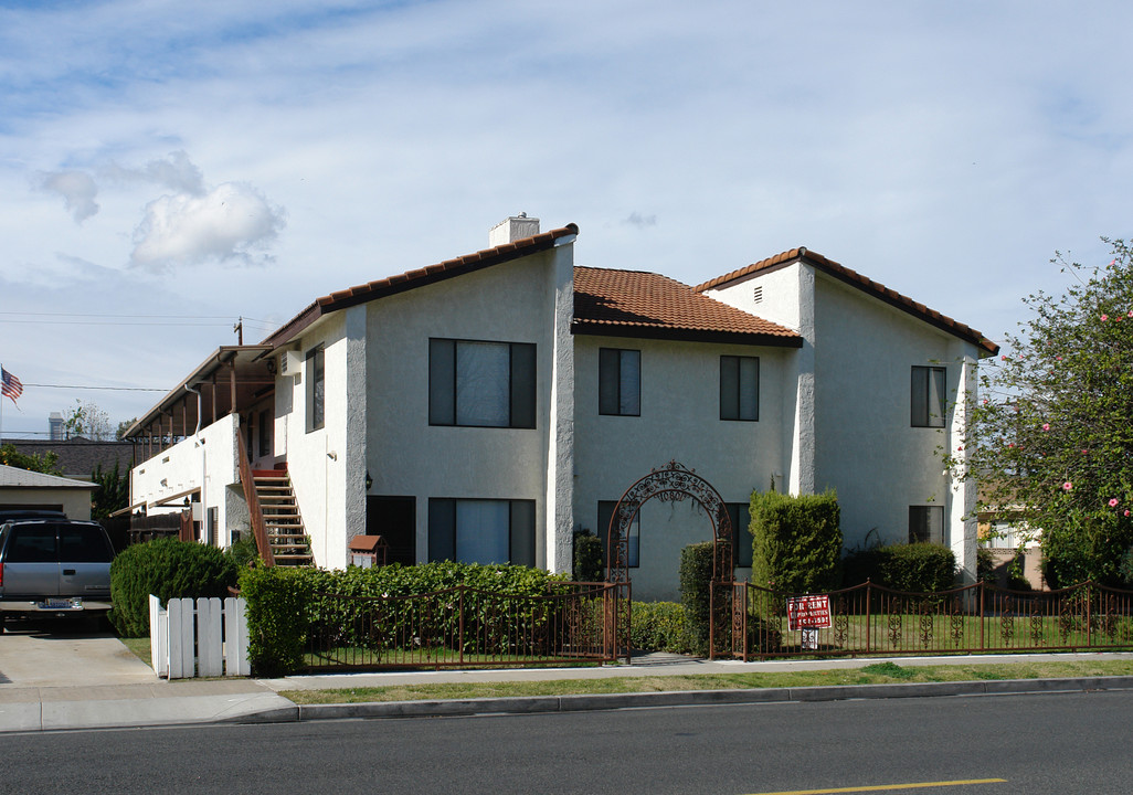 10801 Chestnut St in Los Alamitos, CA - Building Photo