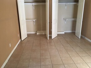 1300 E Quail St, Unit D in Pharr, TX - Foto de edificio - Building Photo