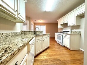 7080 Shady Oak Ln in Cumming, GA - Building Photo - Building Photo