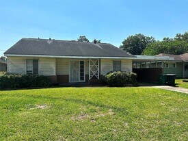 5210 Stuyvesant Ln in Houston, TX - Building Photo