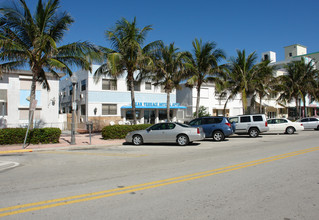 7420 Ocean Ter in Miami Beach, FL - Building Photo - Building Photo