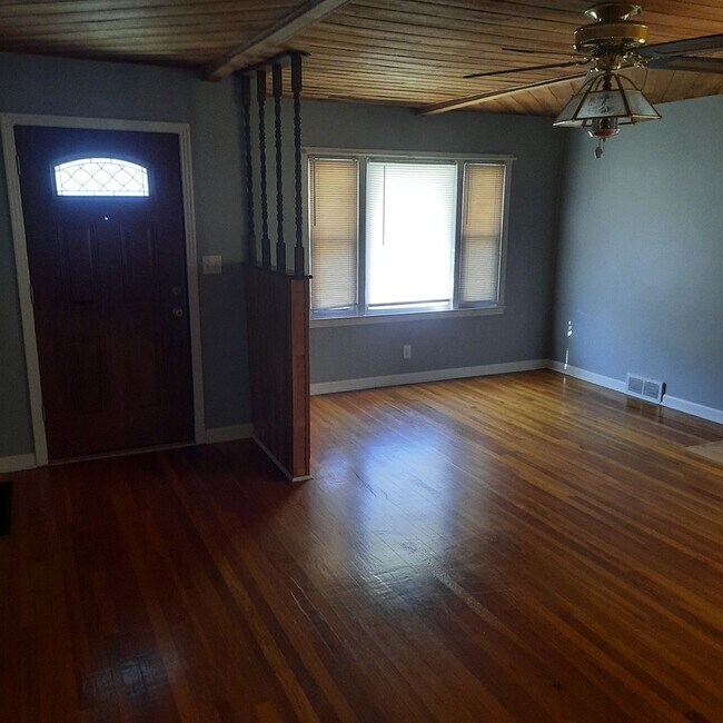 613 Laurel St in Warrensburg, MO - Building Photo - Building Photo