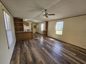 146 Rodeo Dr in Utica, NY - Foto de edificio - Building Photo