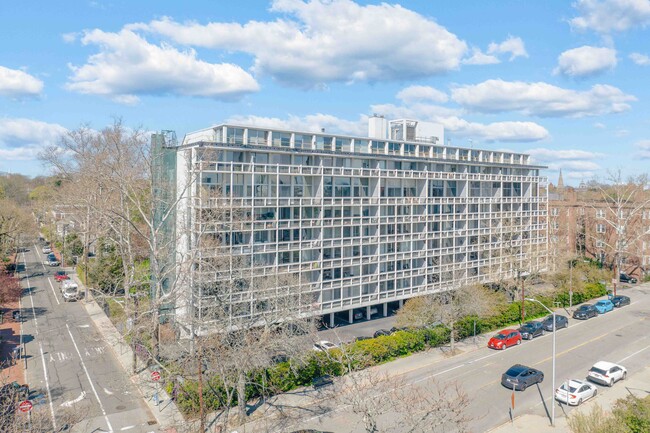 Riverview Condominiums in Cambridge, MA - Building Photo - Building Photo