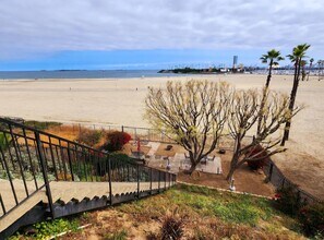1030 E Ocean Blvd, Unit 303 in Long Beach, CA - Building Photo - Building Photo