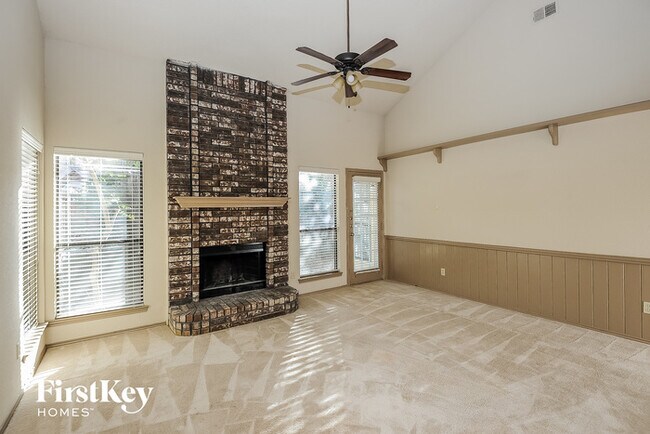 1396 Chinaberry Dr in Lewisville, TX - Building Photo - Building Photo
