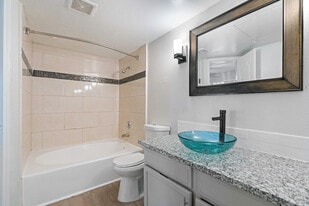 Pine Lake Village in Houston, TX - Building Photo