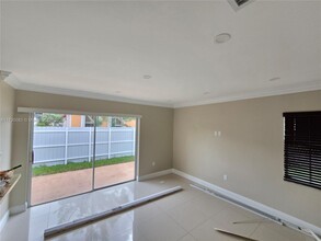 12954 NW 8th Ln in Miami, FL - Building Photo - Building Photo