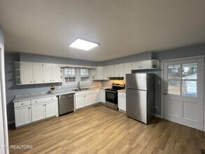 937 Shamrock Ave in Knoxville, TN - Building Photo - Building Photo