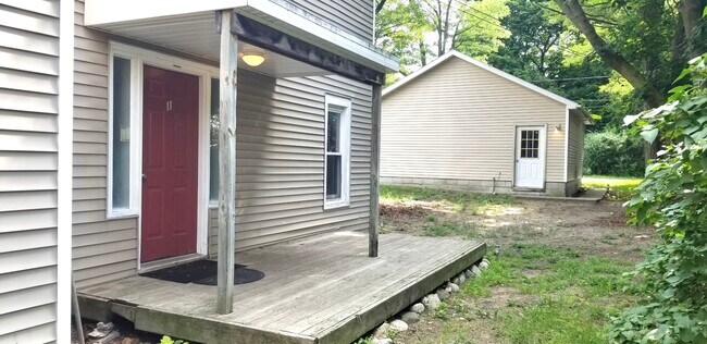 404 2nd St, Unit #1 in East Jordan, MI - Building Photo - Building Photo
