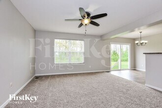 824 Cadbury Dr in Wentzville, MO - Building Photo - Building Photo