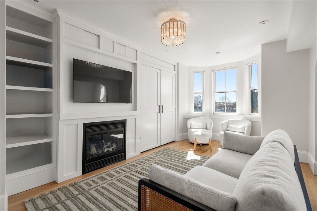 131 Pembroke St in Boston, MA - Building Photo