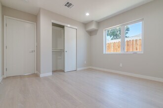 2201 W Court St-Unit -B in Los Angeles, CA - Building Photo - Building Photo