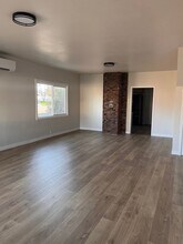 315 N 1st St in Central Point, OR - Building Photo - Building Photo