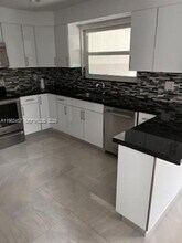 11712 SW 13th St in Miami, FL - Building Photo - Building Photo