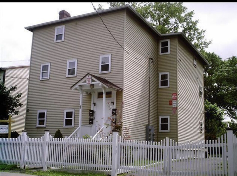 50 East St in Hartford, CT - Building Photo